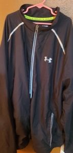 Hoodless windbreaker